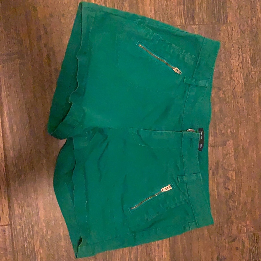 Green ladies GAP shorts